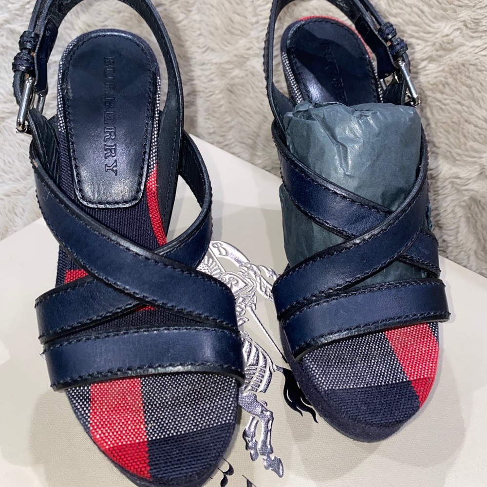 🛑Burberry wedges🛑